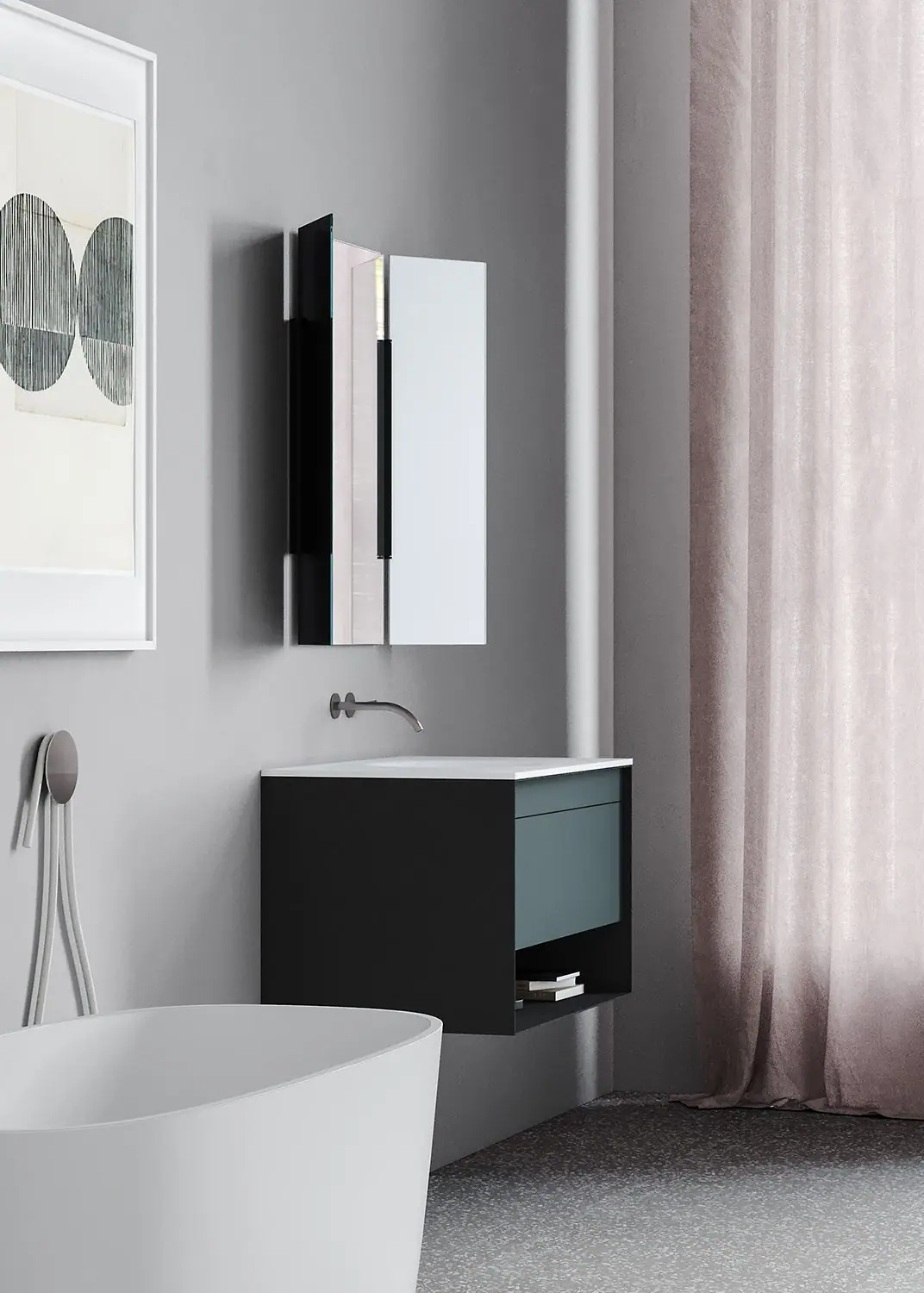 Mueble suspendido negro con frente azul verdoso y hueco inferior abierto, bajo un espejo de tres hojas, junto a una bañera exenta.