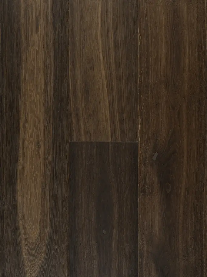 Muestra de tablas de roble ahumado de tono marrón oscuro