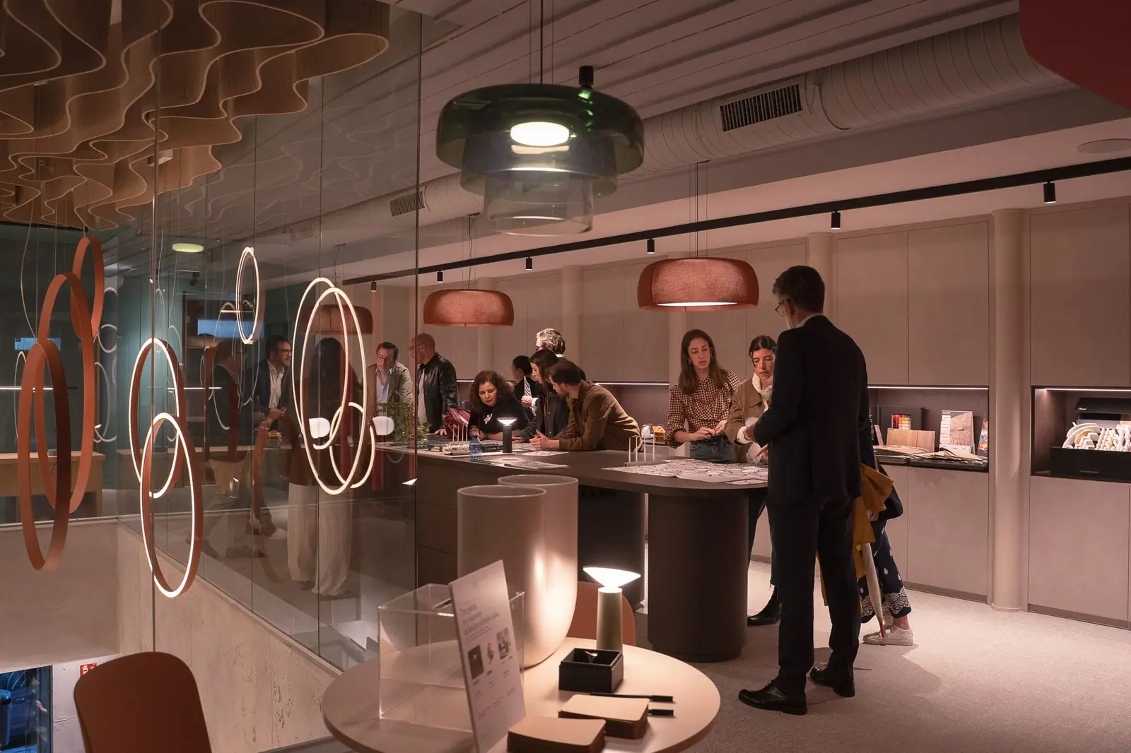 Estudios y marcas reunidos en el Meet Design Center de Madrid la noche de su inauguración